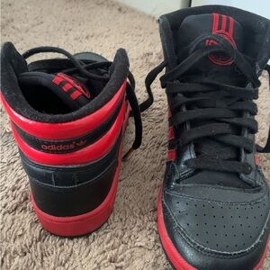 Adidas Kids Sneakers in Black and Red